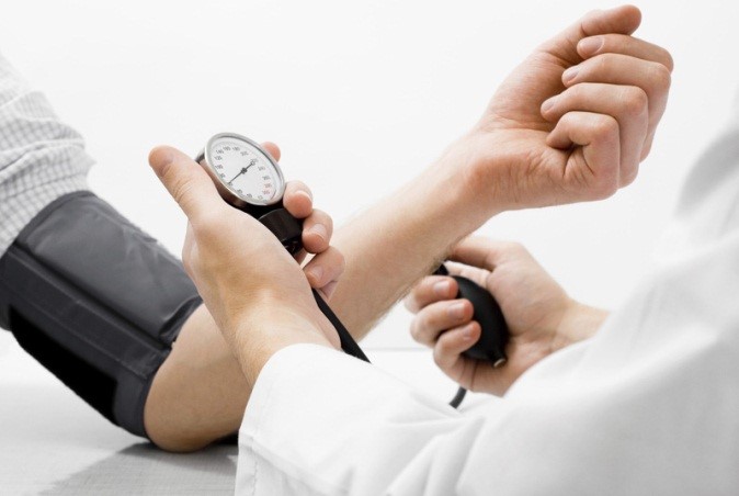 Những bệnh nhân bị tăng huyết áp, nên uống các thuốc hạ huyết áp theo chỉ định của bác sĩ.